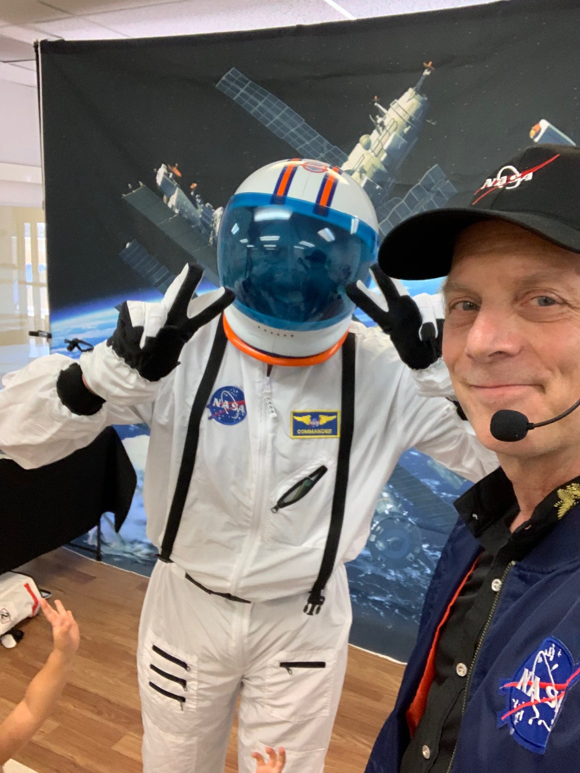 Outer Space Station Planetary Adventure π
