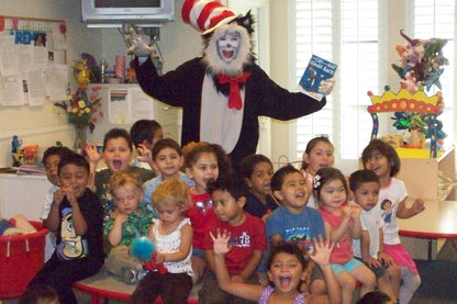 Cat N Hat: Magic of Reading — Puppet Show 🎩